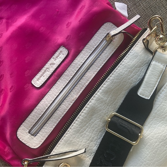 Juicy Couture Crossbody Bag - Picture 8 of 12